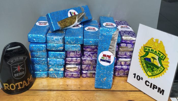 Laranjeiras - PM apreende 24,650kg de drogas no rodoviaria